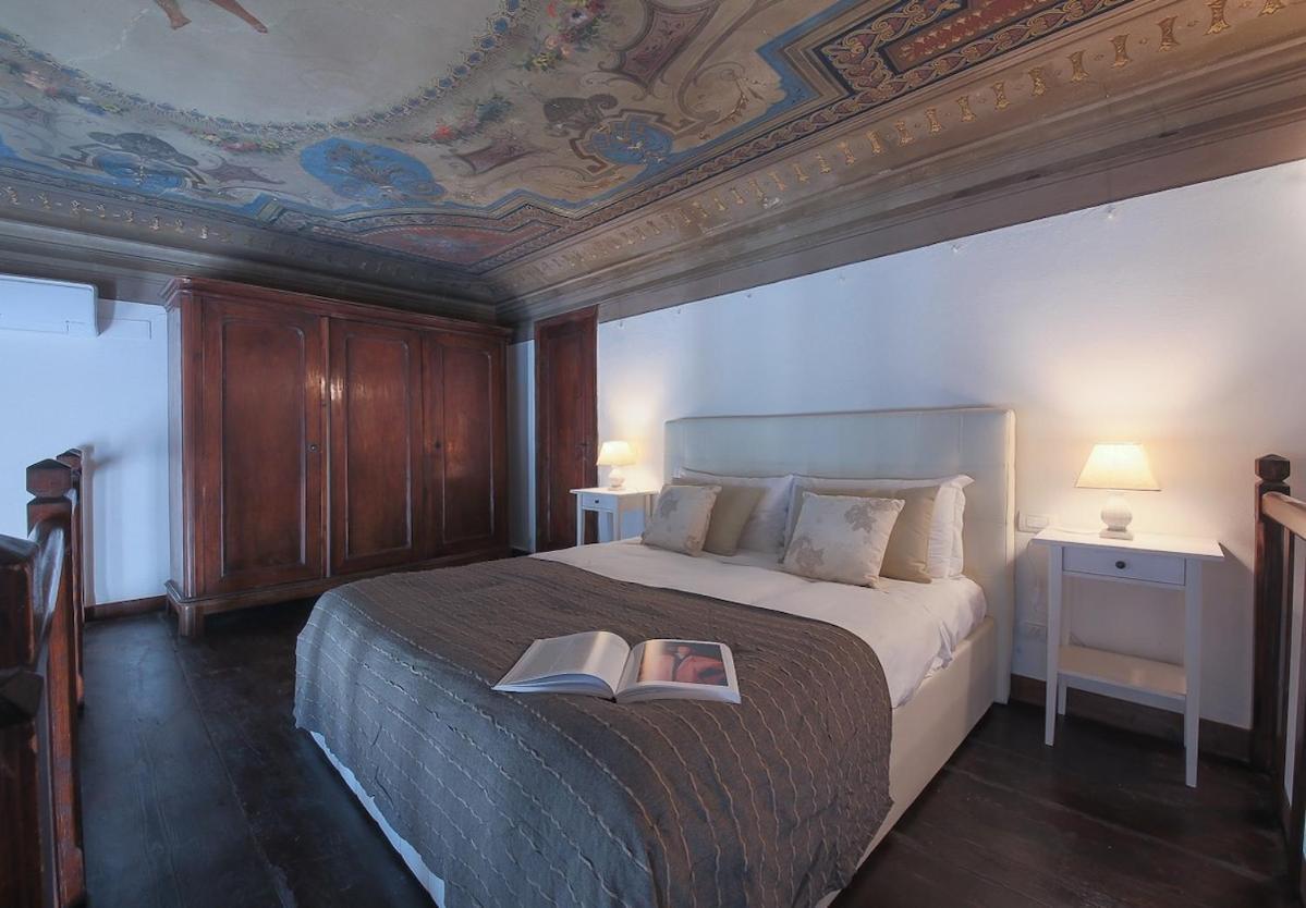 Apartment Palace First Florenz