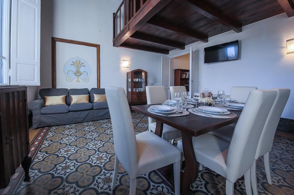 Apartment Palace First Florenz